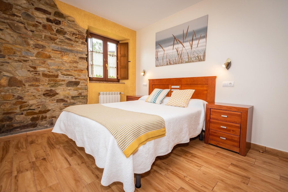 Senior Apartment, 2 Bedrooms, Accessible, Garden Area (nº1)