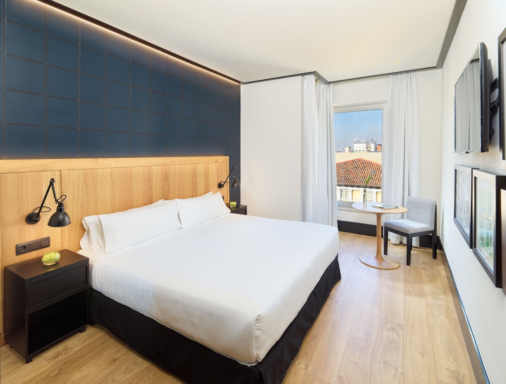 City Room, City View