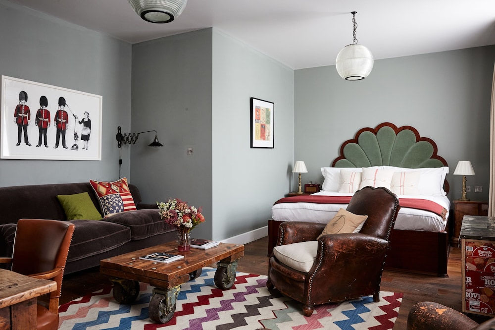 Luxury Suite photo 1