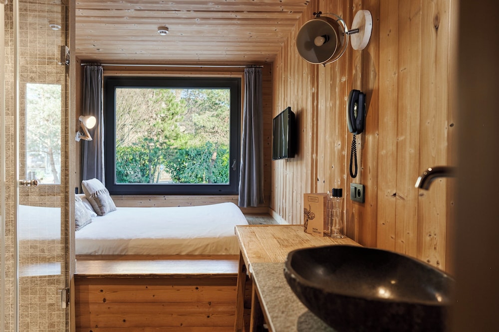 Standard Cabin photo 2