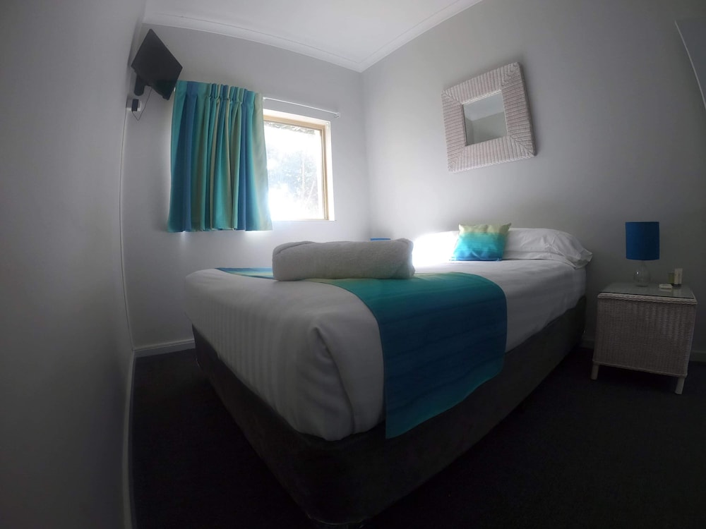 Budget Double Room with Shared Bathrooms