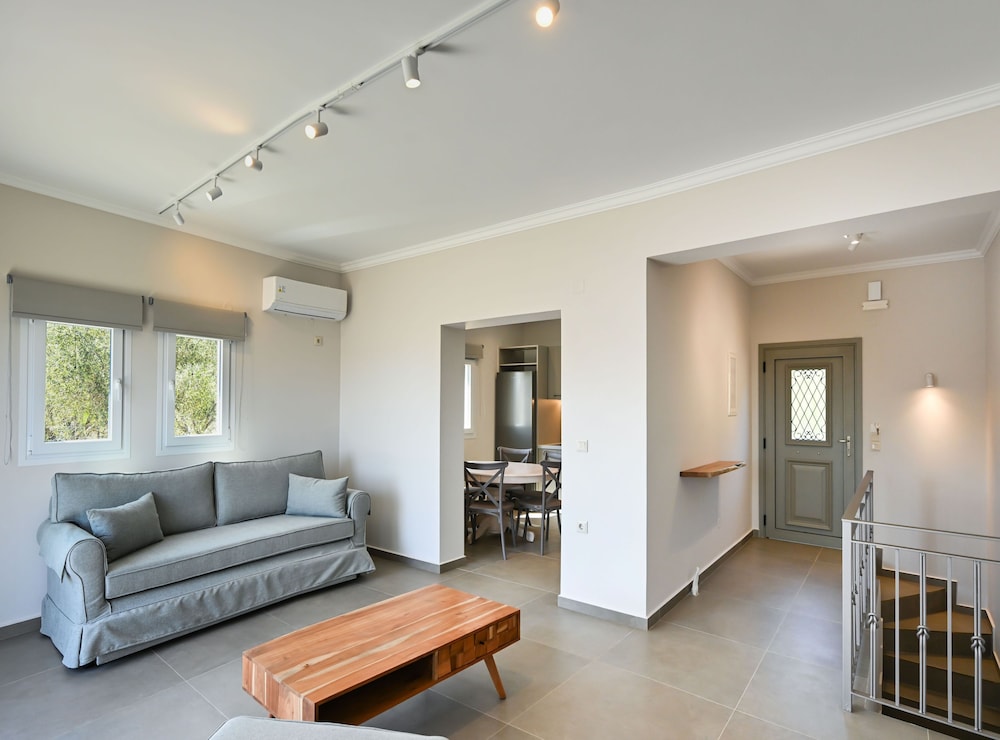 Villa, Smoking
