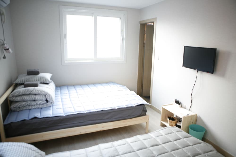 Deluxe Twin Room, Private Bathroom
