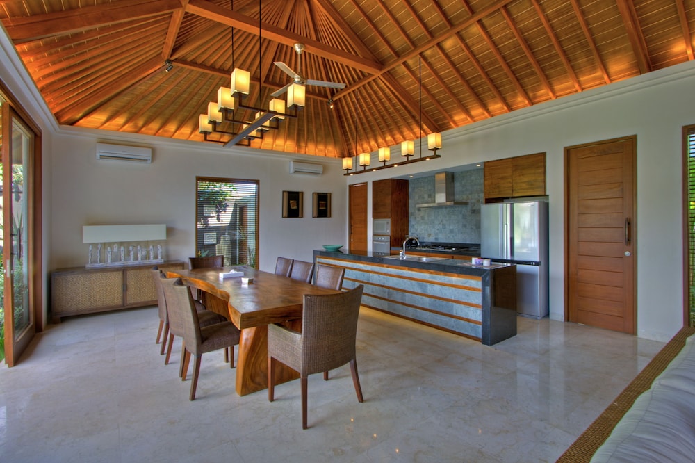 Four-Bedroom Villa with Private Pool - Photo 41