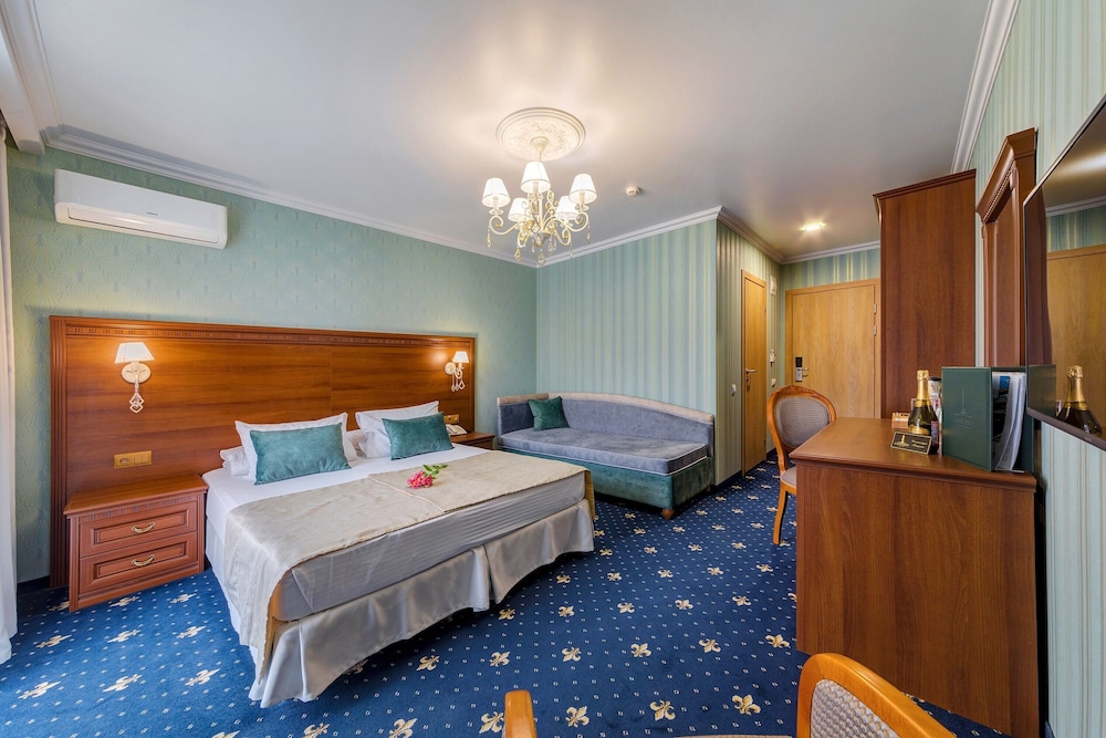 Standard Double or Twin Room photo 1