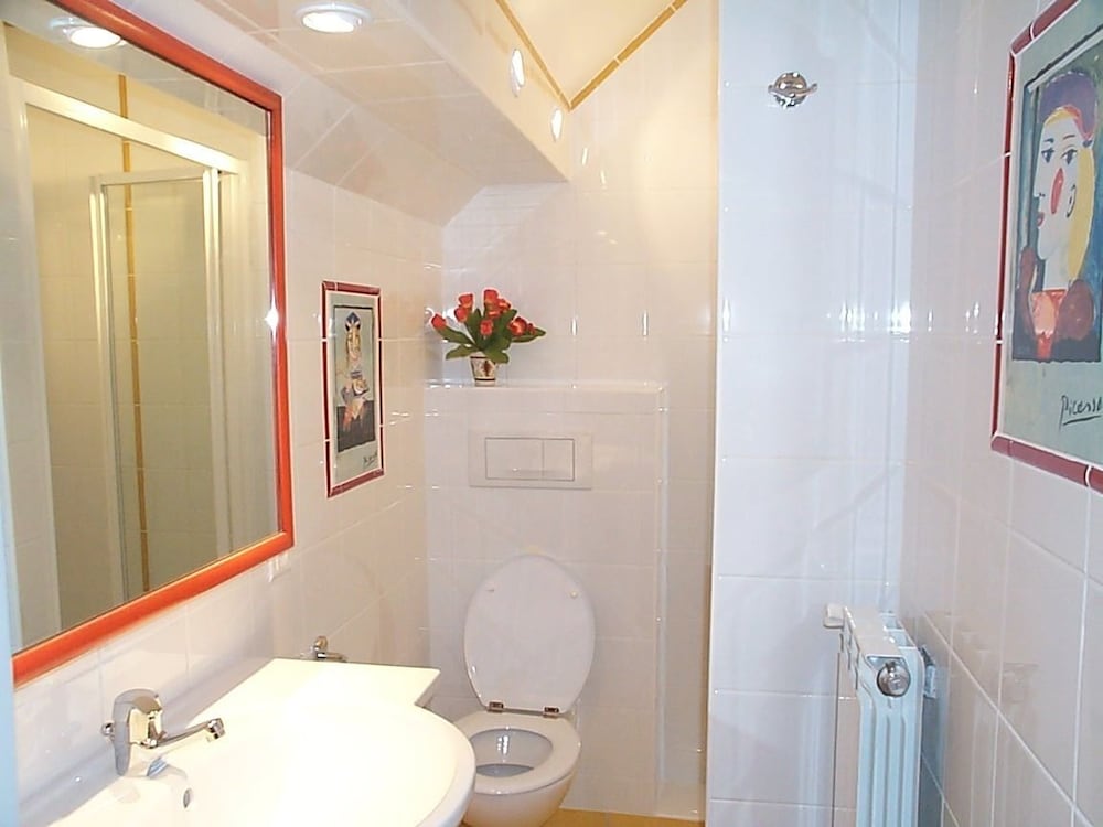 Double Room, Ensuite ( Chambre Superieure) photo 3