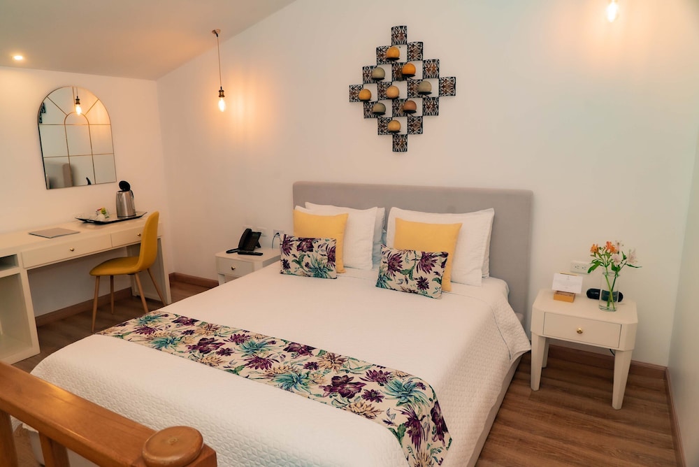 Economy Duplex, 1 Queen Bed, City View photo 2