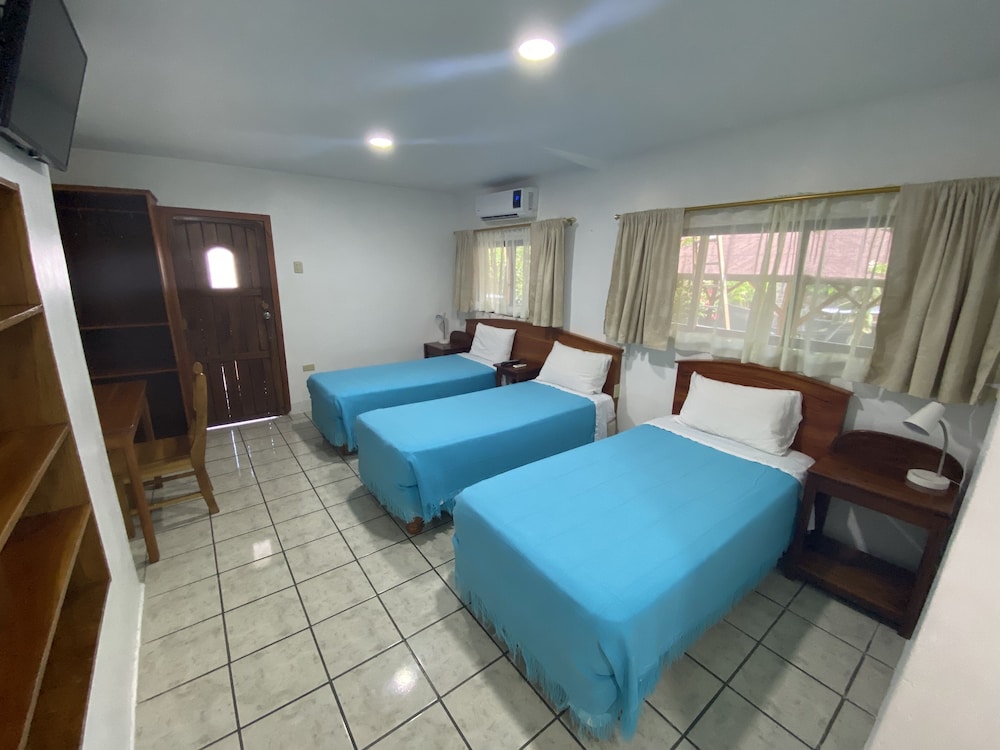 Standard Triple Room photo 3