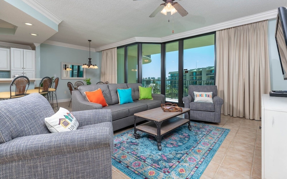 Condo, 2 Bedrooms