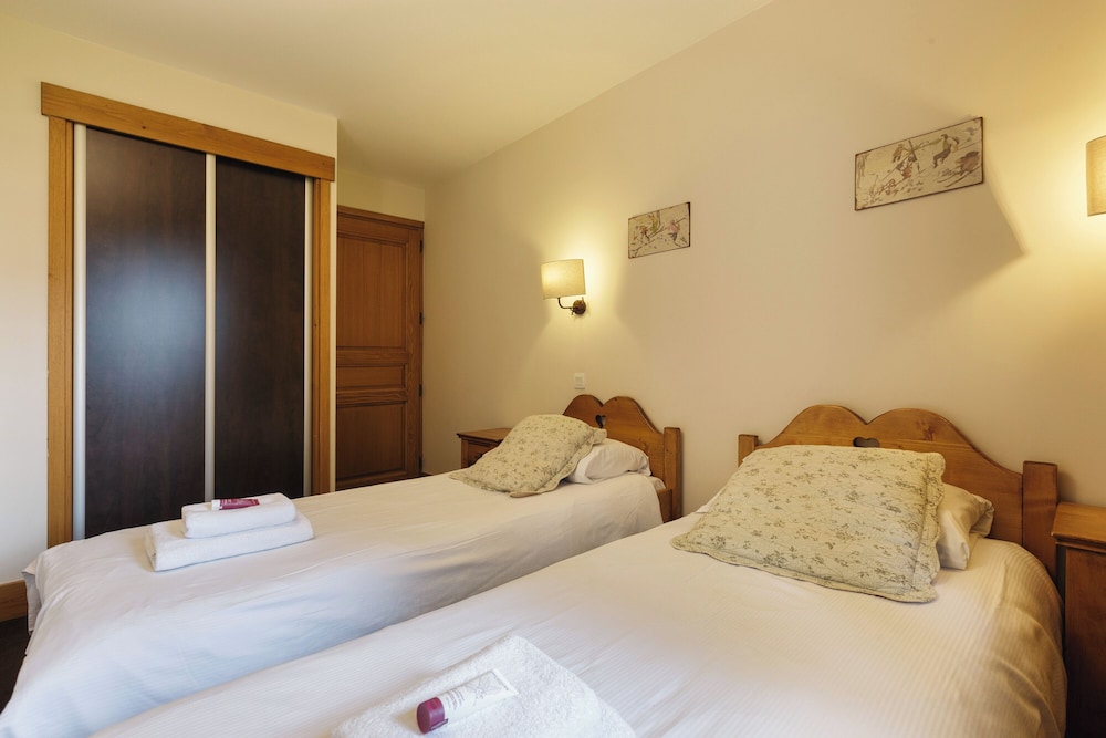 Family Apartment, Multiple Bedrooms (Vallorcine Balme 02 ski in / ski out) Family Apartment, Multiple Bedrooms (Vallorcine Balme 02 ski in / ski out)