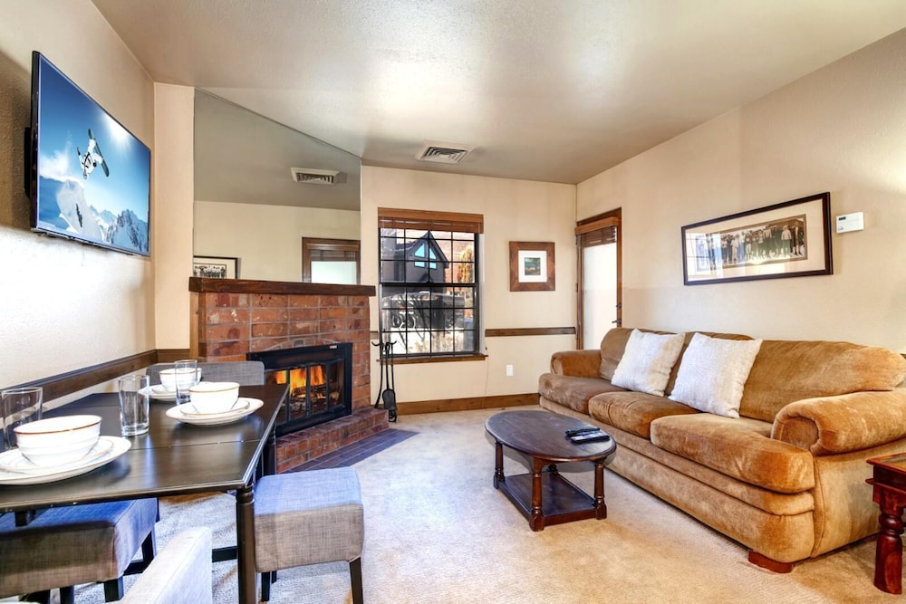 Condo, 1 Bedroom, Mountain View (Cbi-103) photo 3