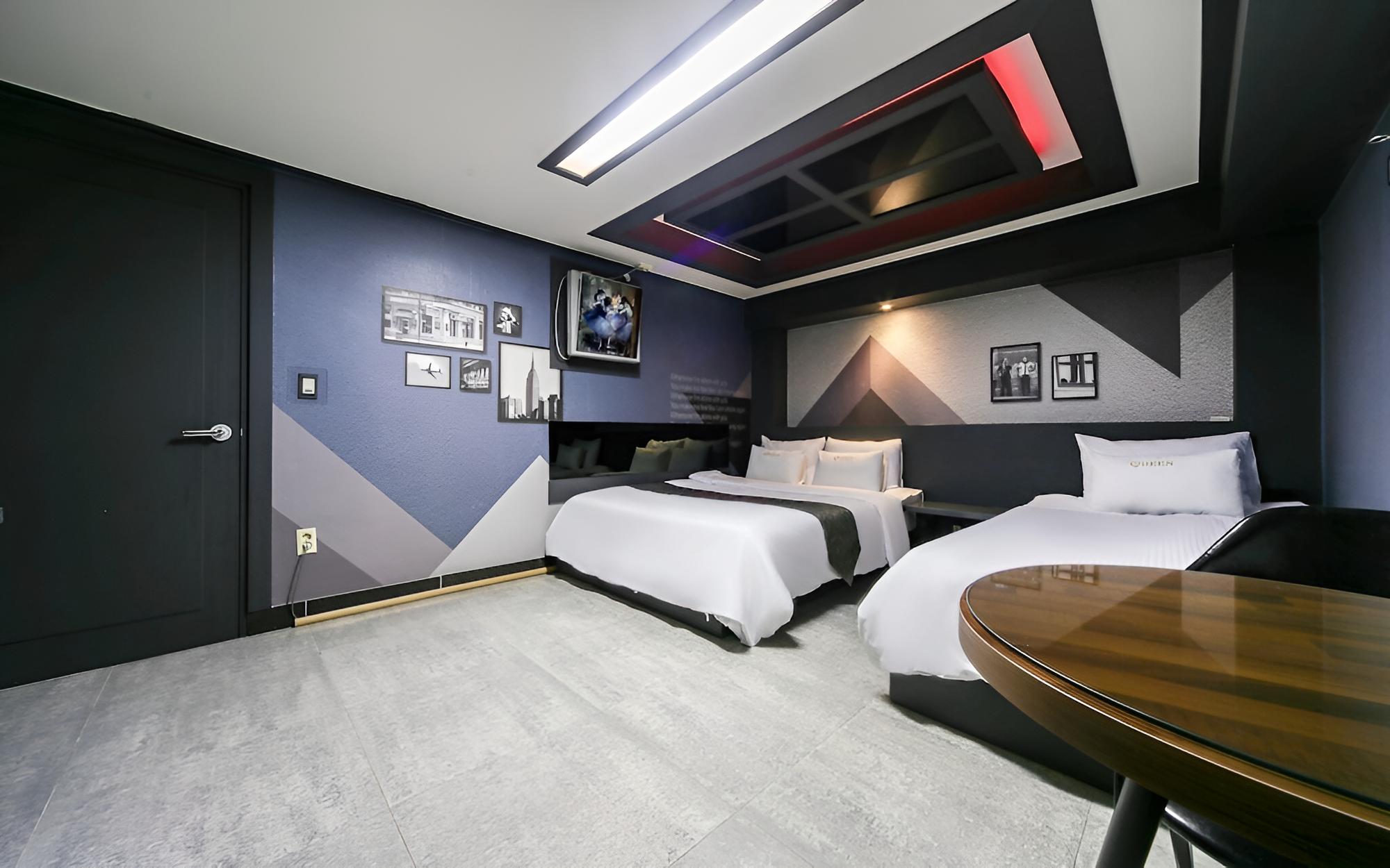 Room (Premium Twin) - Photo 13