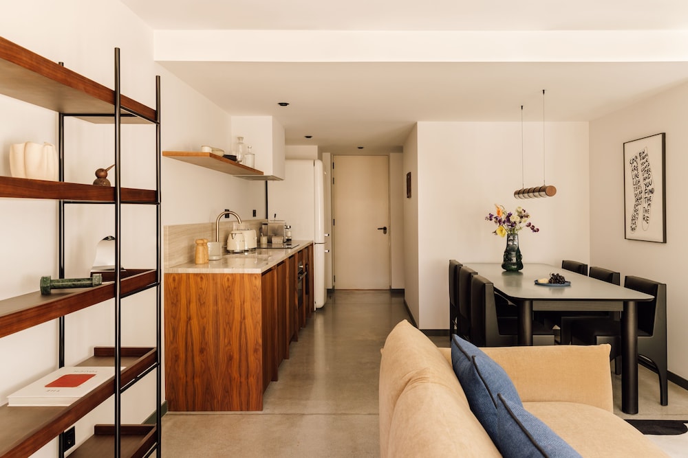 Duplex, 3 Bedrooms - Photo 2
