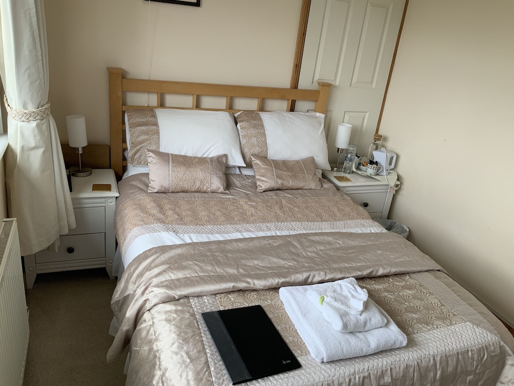 Standard Double Room, Ensuite photo 2