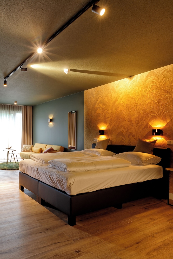 Suite - Photo 6