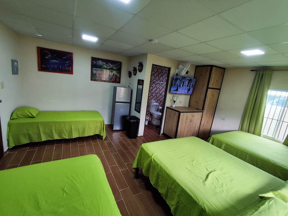 Family Quadruple Room photo 2