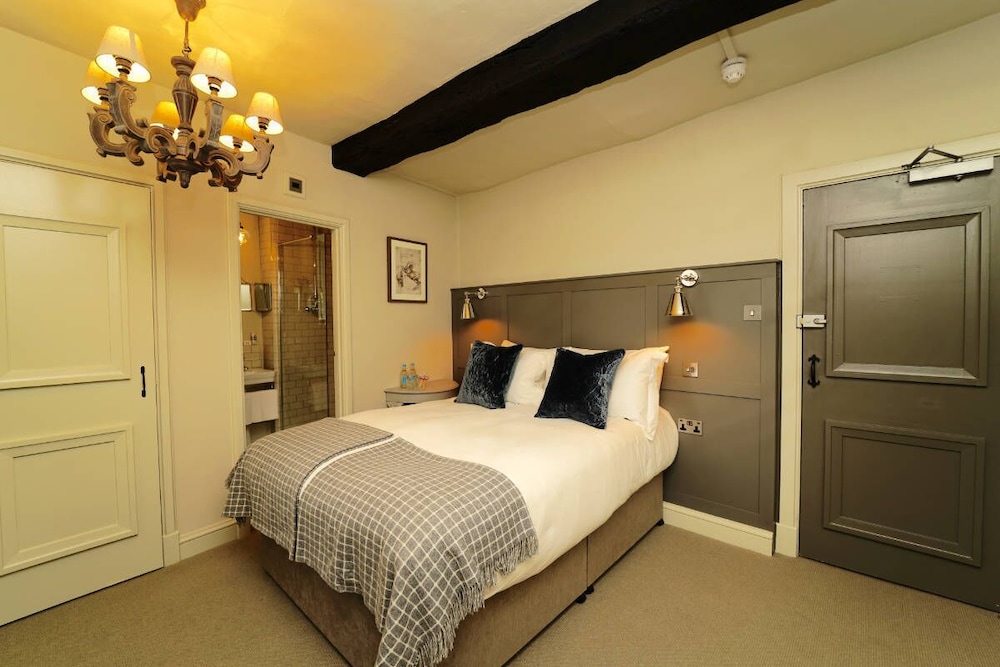 Standard Double Room (Small)