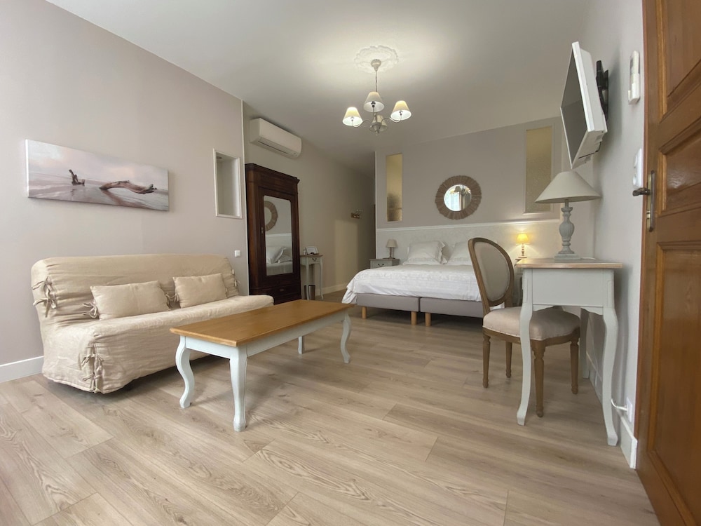 Superior Double Room, 1 Queen Bed (Alicia) photo 1