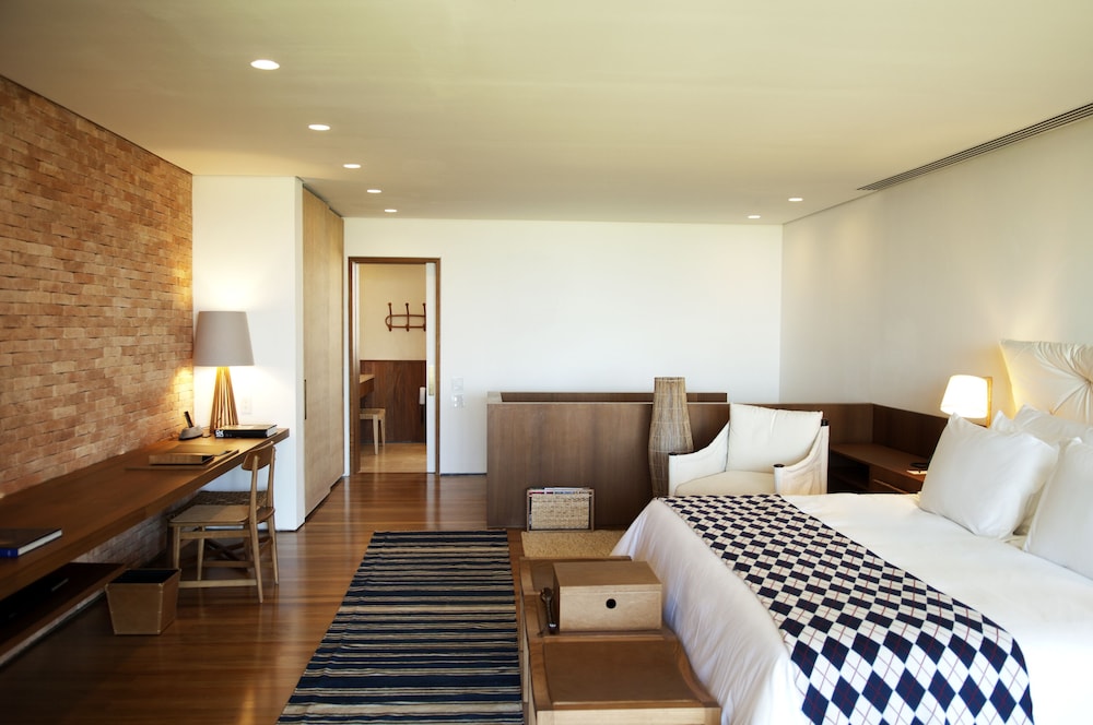 Suite, 1 King Bed photo 2