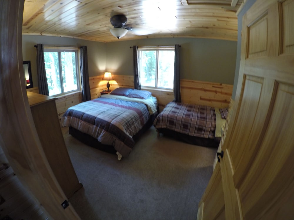 Cabin, 3 Bedrooms, Fireplace, Lake View (Willow Wood) photo 1