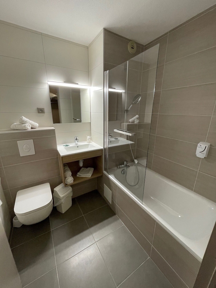 Basic Triple Room photo 3