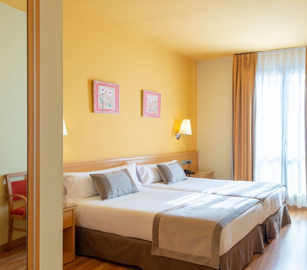 Superior Room, River View - Photo 4