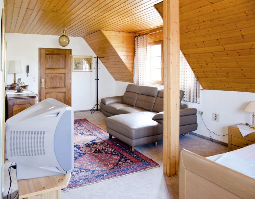 Triple Room, 2 Bedrooms photo 2