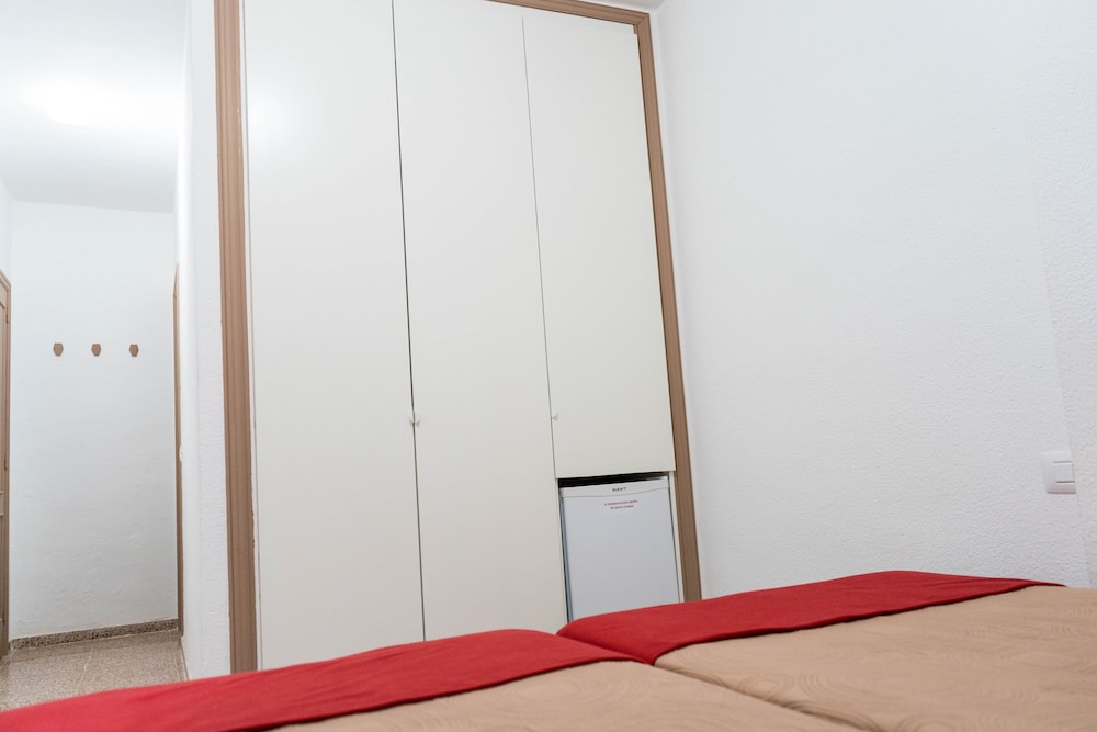 Twin Room, Private Bathroom (Interior) photo 2