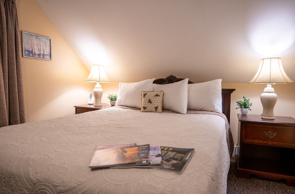Classic Apartment, 1 Queen Bed photo 2