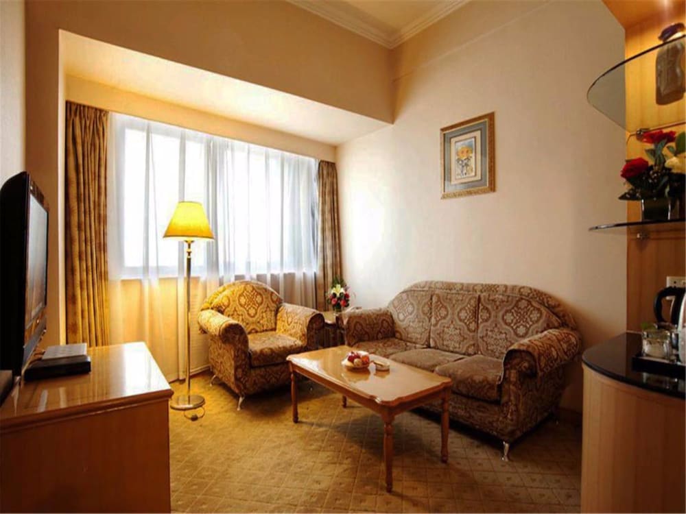 Deluxe Suite, 1 King Bed photo 2