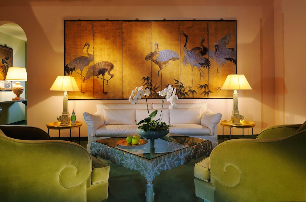Suite - Photo 9