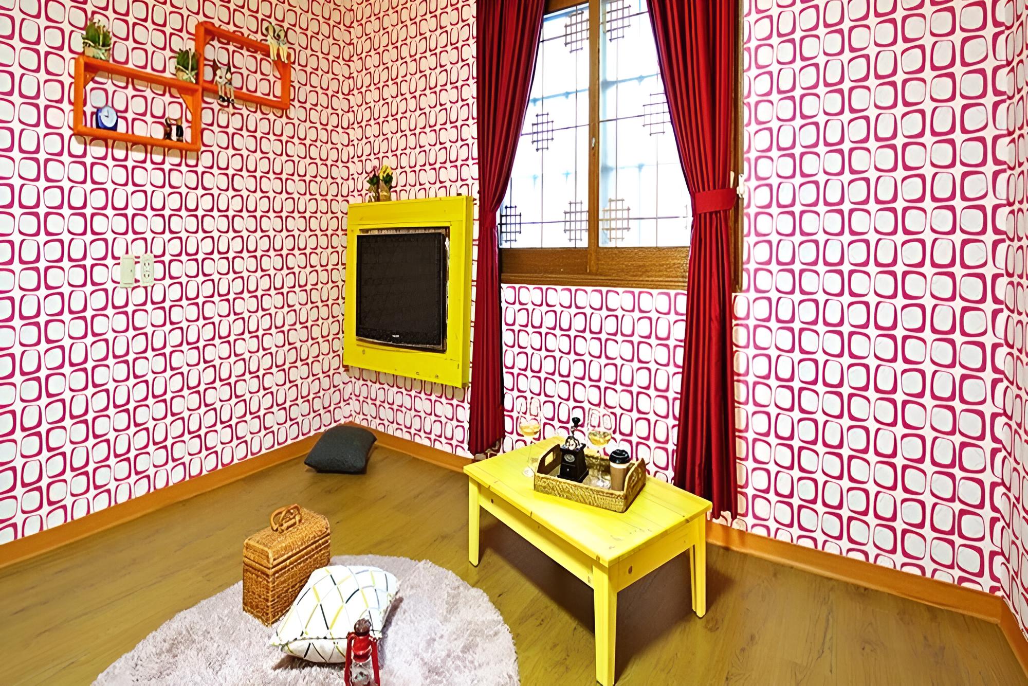 Room (Separate House No 101) photo 3