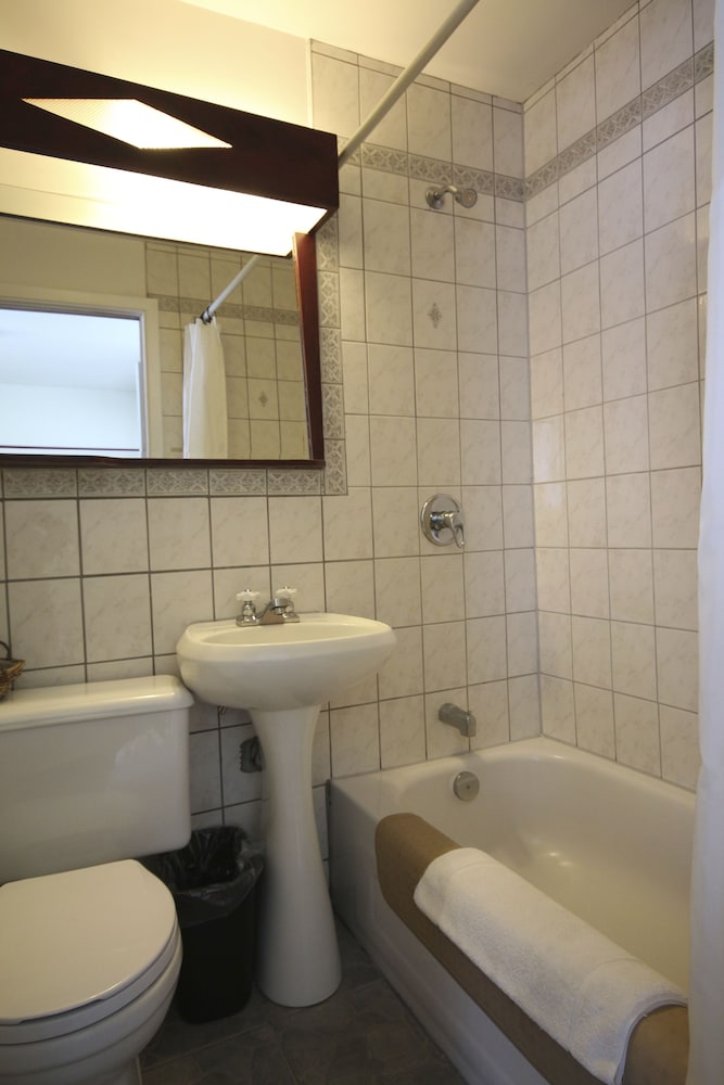 Standard Room, 2 Double Beds photo 2