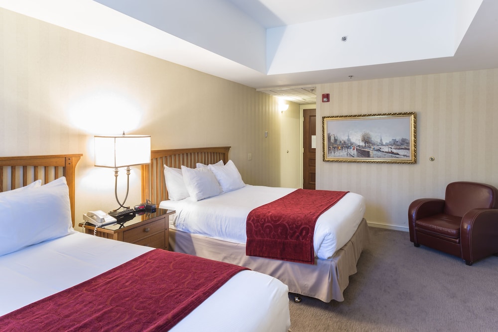 Deluxe Room, 2 Queen Beds (Double Queen) photo 2