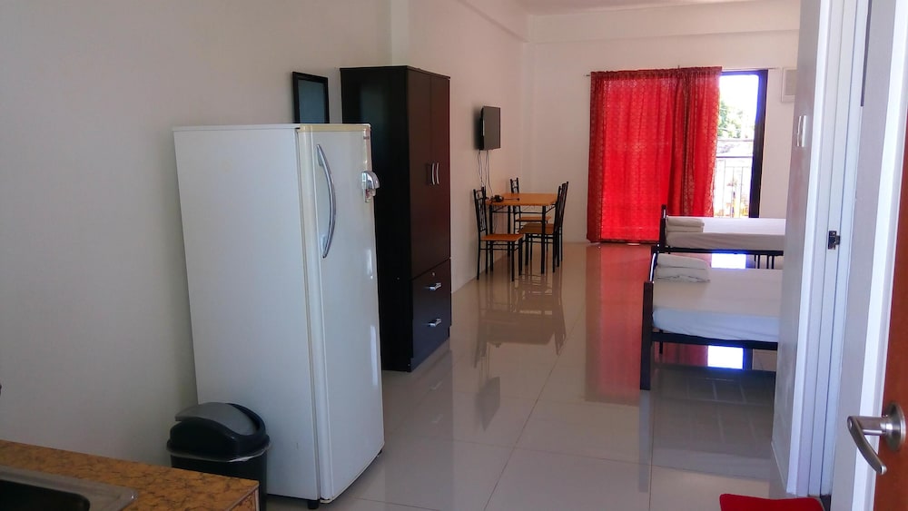 Family Studio, 2 Queen Beds, Kitchenette, City View photo 2