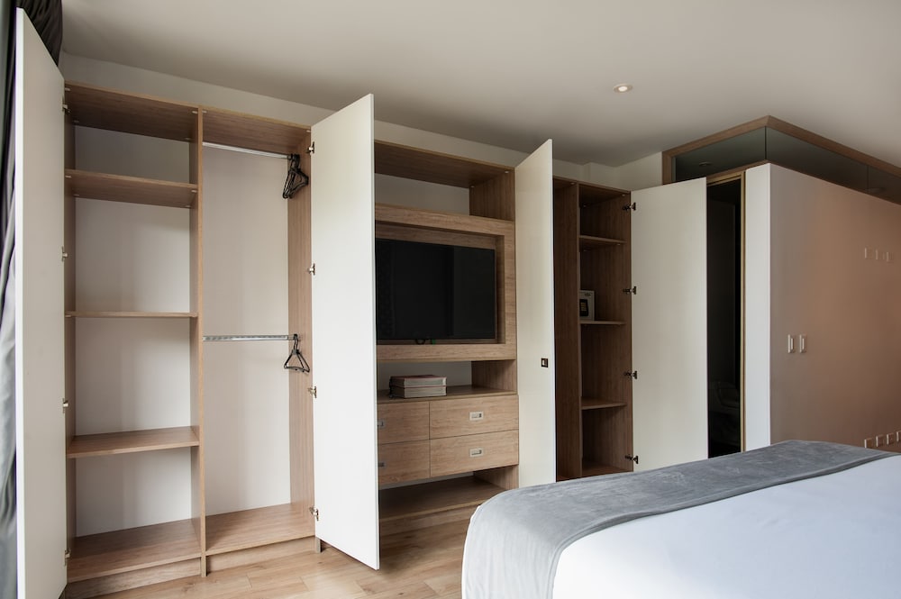 Superior Loft, 1 King Bed with Sofa bed, Courtyard View photo 2