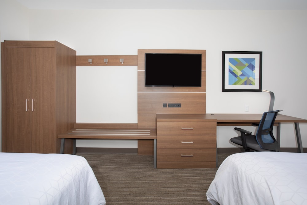 Suite, 2 Queen Beds - Photo 4