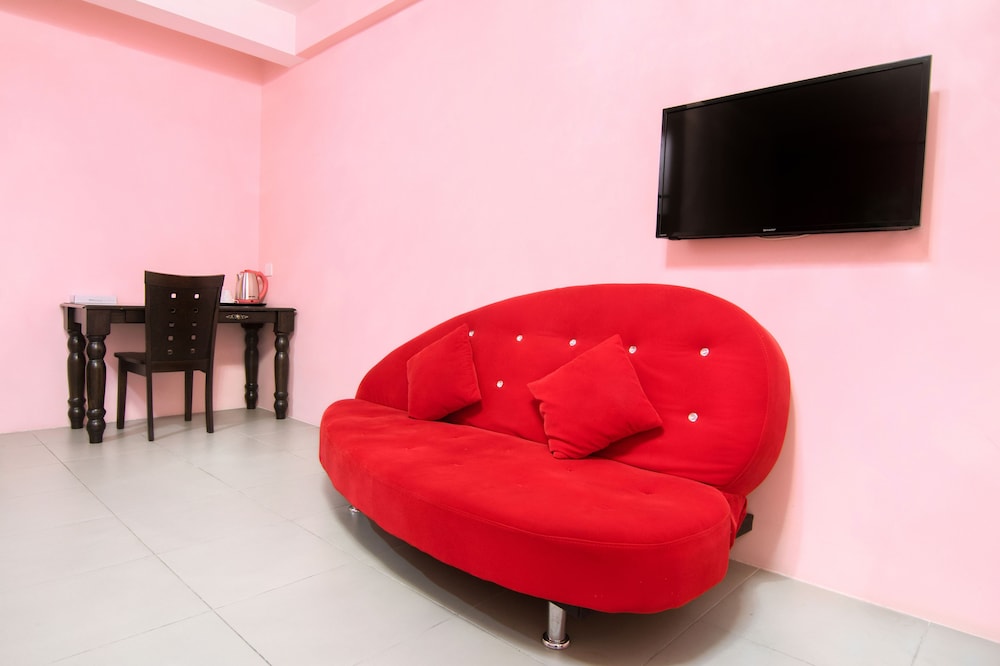 Deluxe King Room photo 2