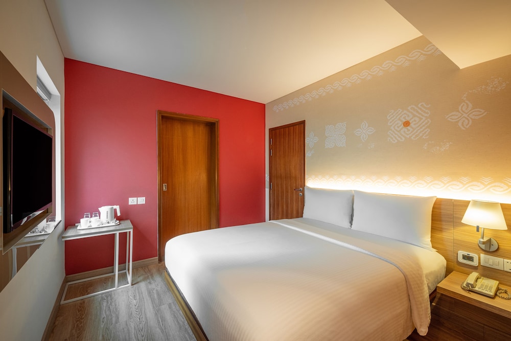 Standard Room, 1 Queen Bed - Photo 1