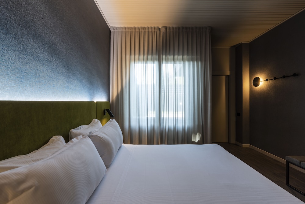 Double Room - Photo 6