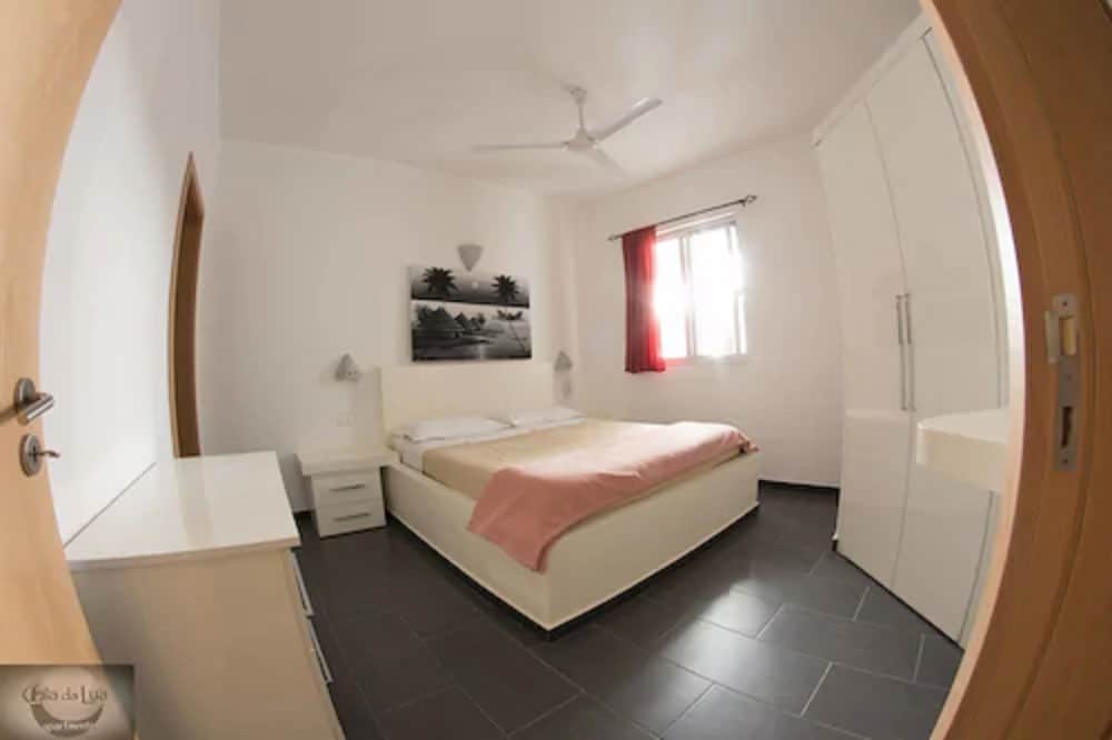 Suite, 1 Bedroom, Non Smoking, Partial Ocean View photo 2