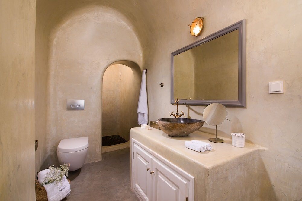 Mentha Cave Suite with Caldera View & Hot Tub - Photo 6