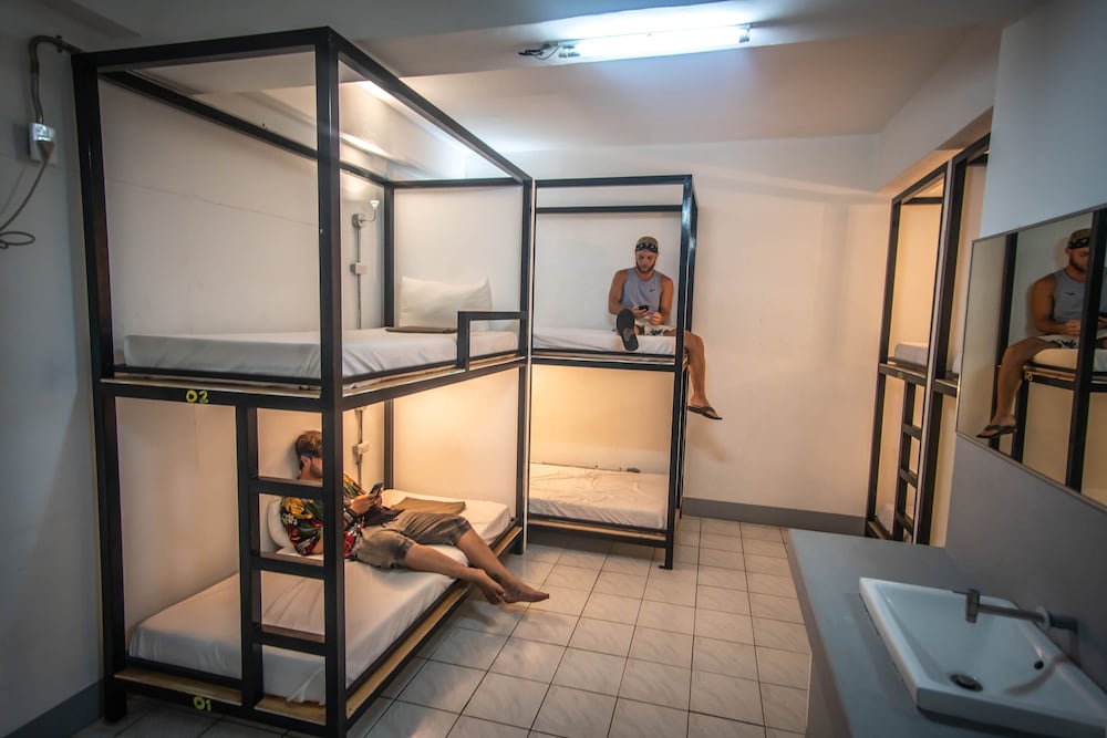 1 Bed in Standard 6-Bed Dorm photo 2