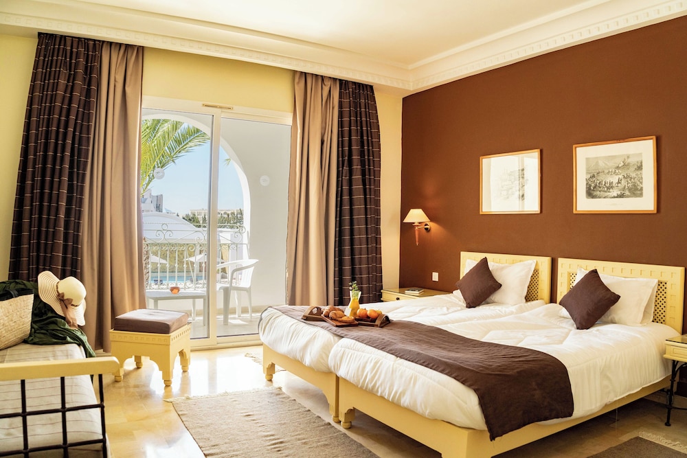Single Room, Pool View