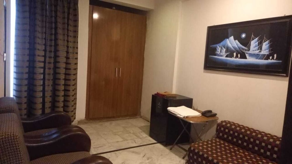 Standard Suite - Photo 4