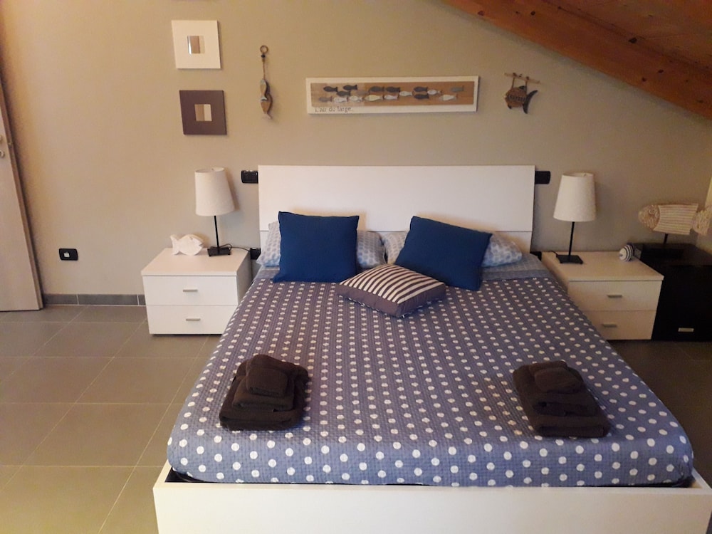Premium Room, 1 Bedroom, Private Bathroom, Partial Sea View photo 2