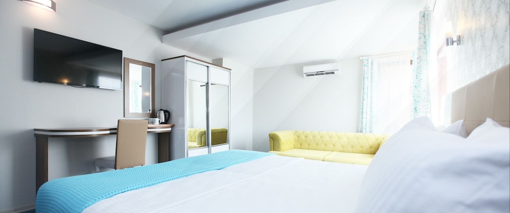 Double or Twin Room photo 3
