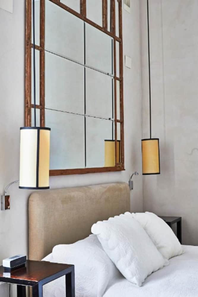 Grand Deluxe Room - Photo 6