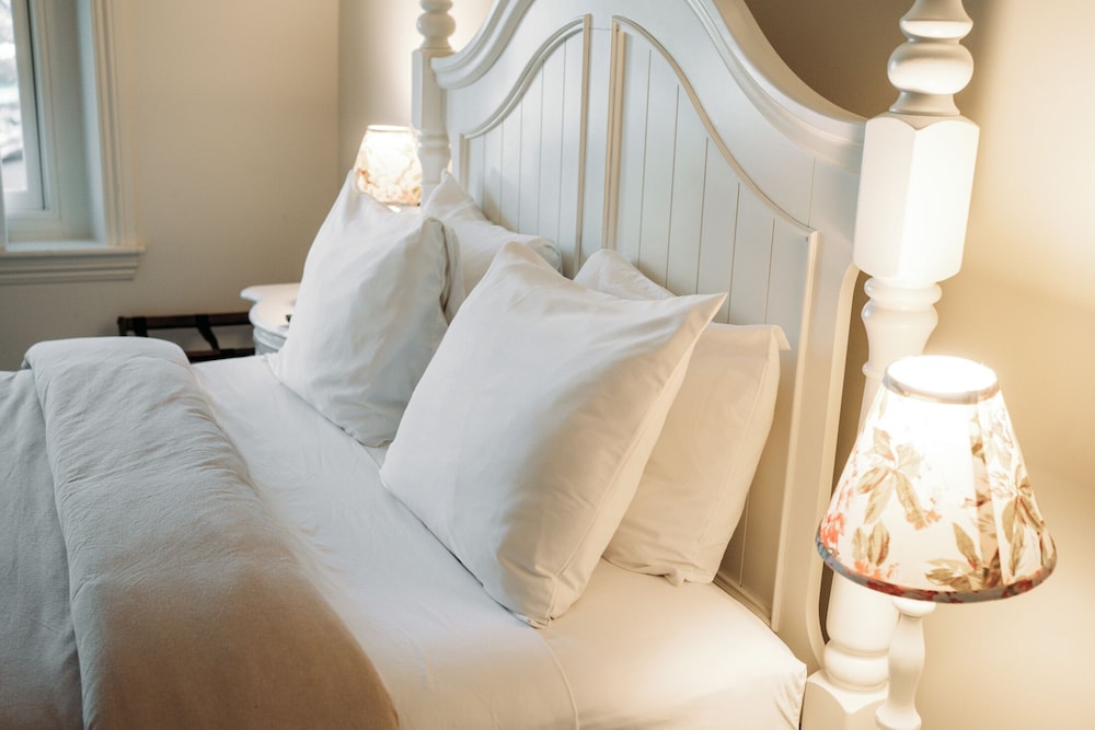 Standard Suite, 1 Queen Bed photo 2
