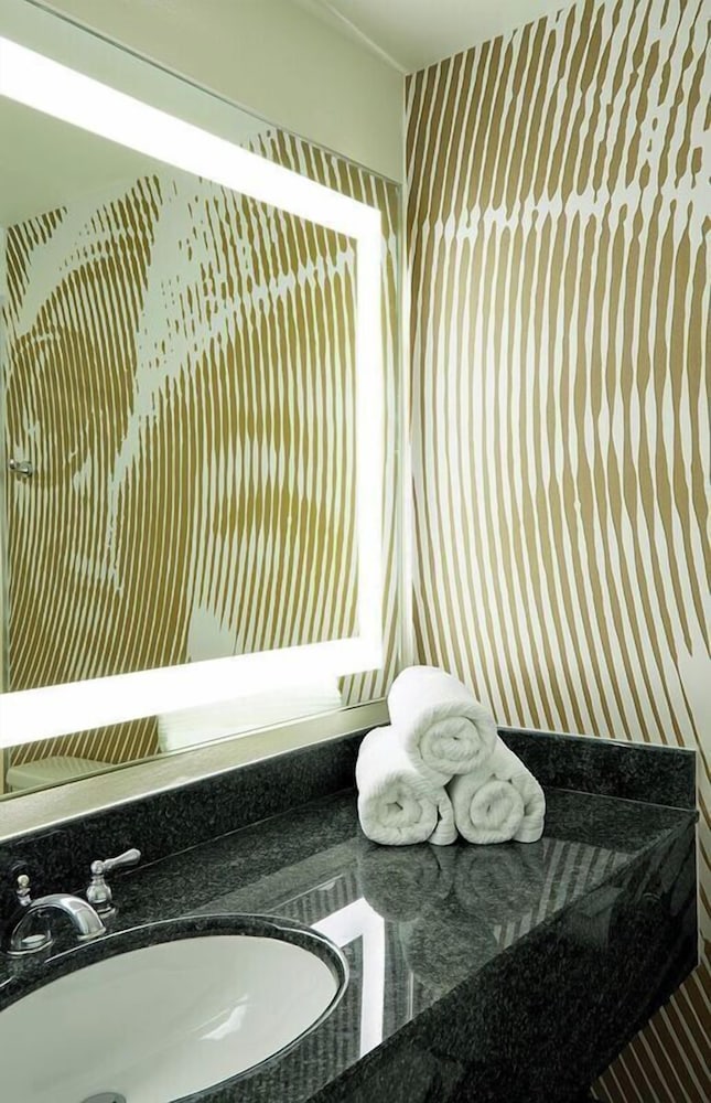 Suite, 1 Bedroom (Suite, 1 Bedroom, 2 Queen Beds, High) - Photo 5